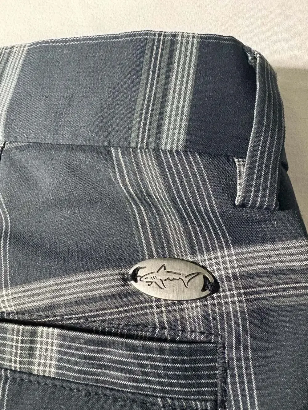 Greg Norman Men's Performance Plaid Golf Shorts Black Gray Size 32